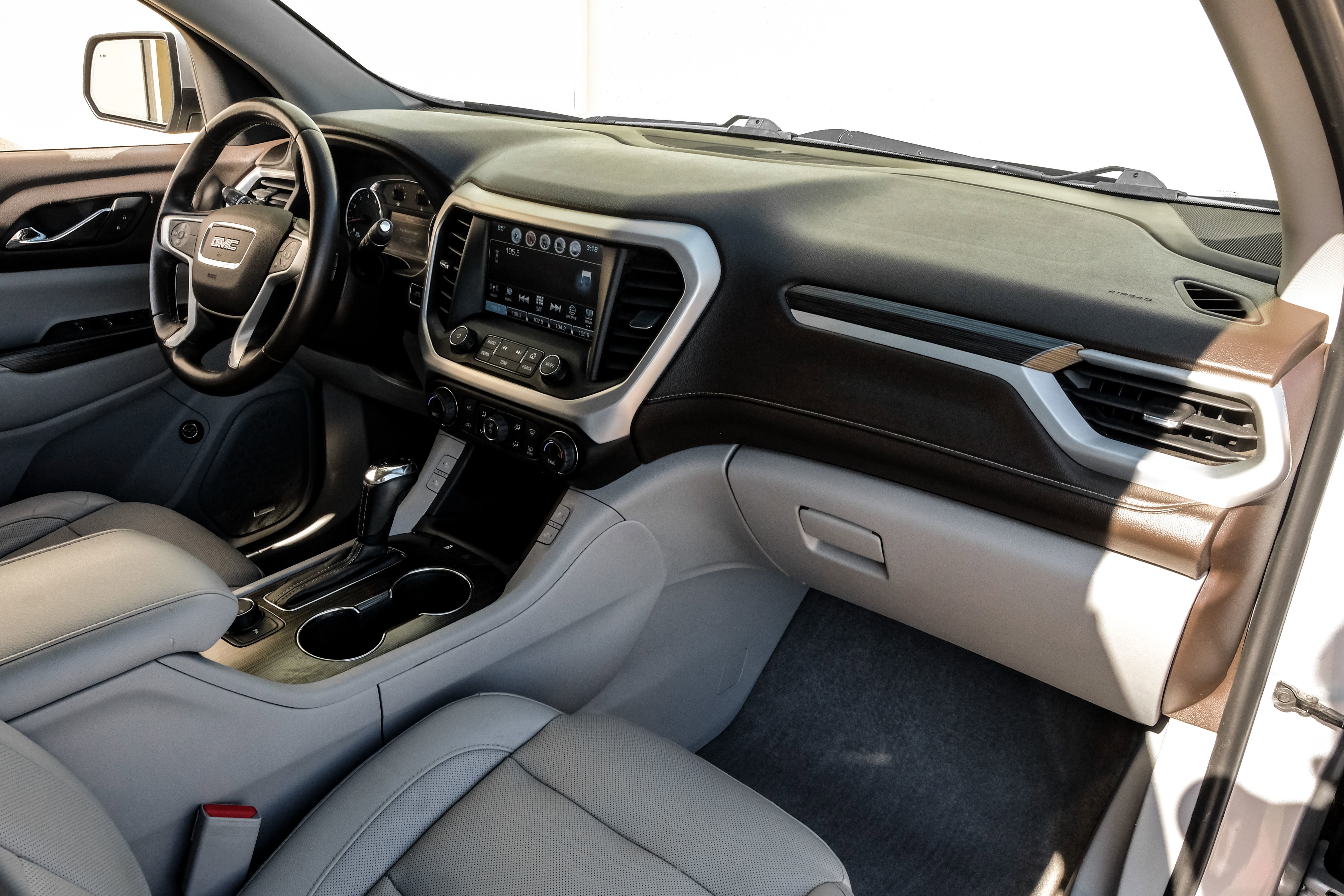 Used 2018 GMC Acadia SLT FWD image 11
