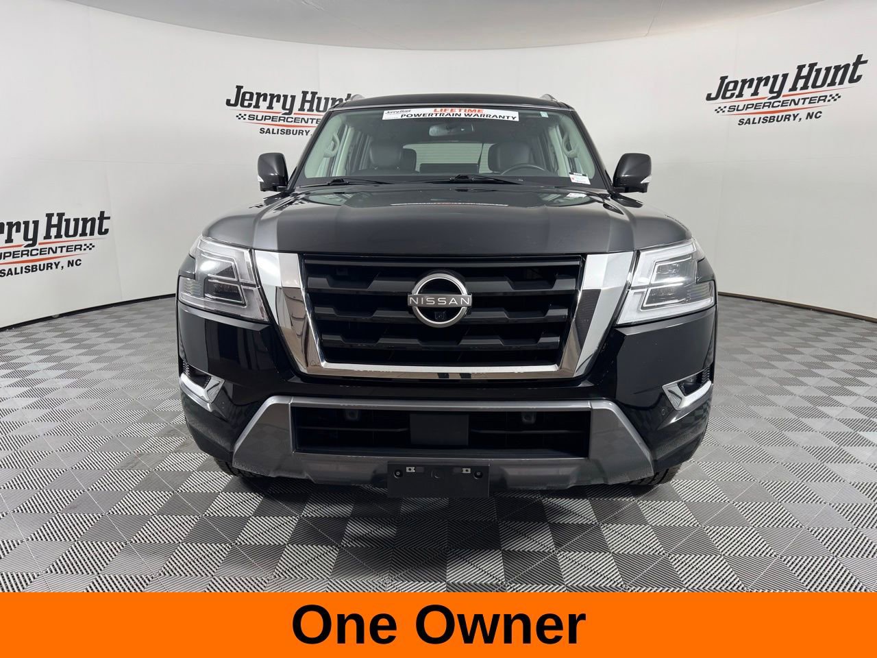 Used 2024 Nissan Armada SL w/ Captain's Chairs Package image 5