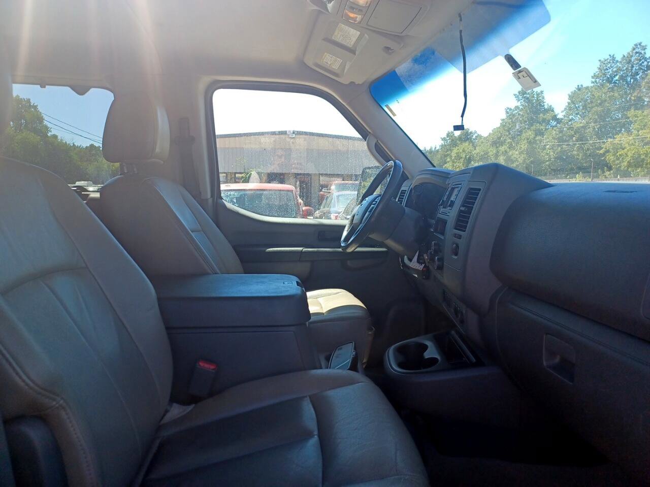 Used 2012 Nissan NV 3500 SL w/ Technology Pkg image 14