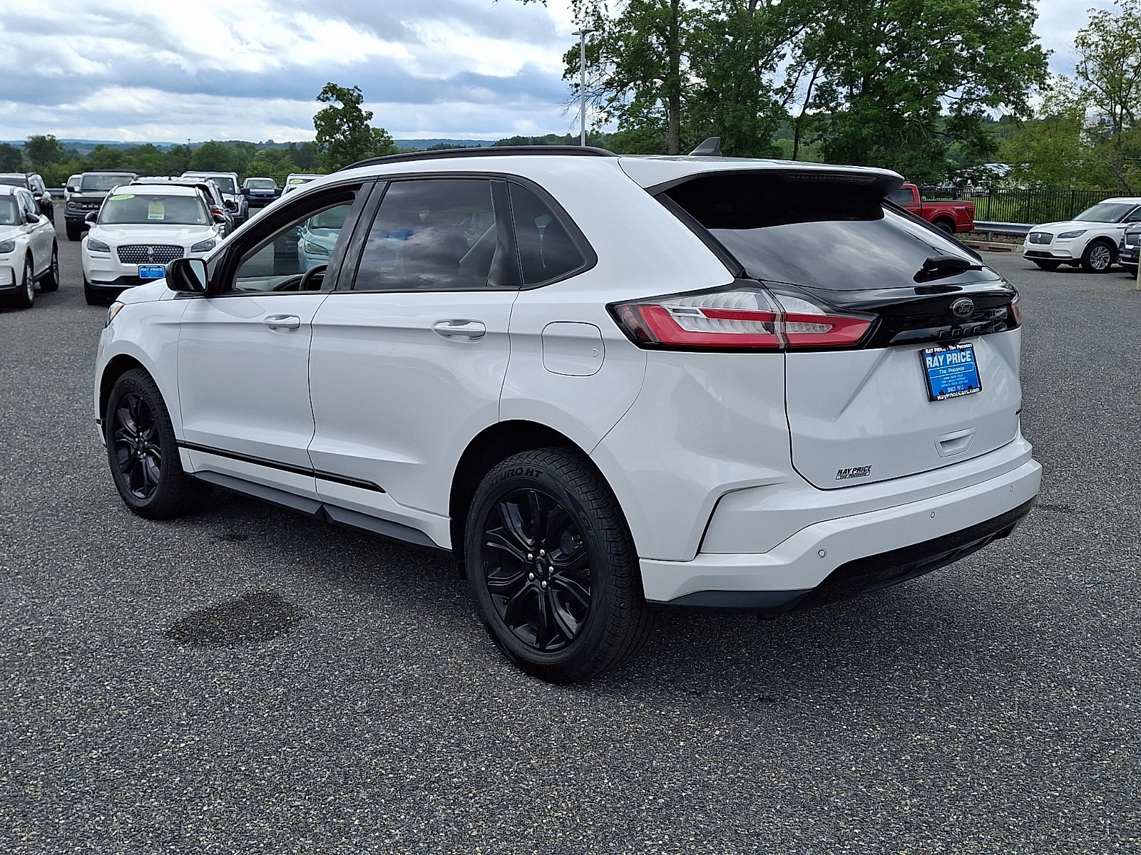 Certified 2022 Ford Edge SE w/ Black Appearance Package AWD/4WD image 5