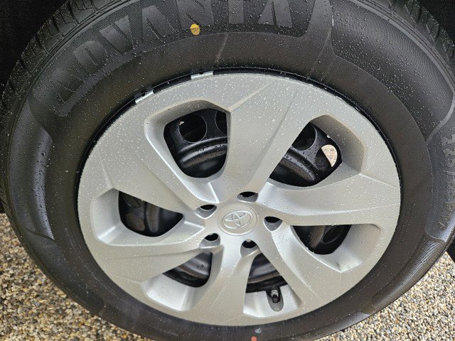 Used 2023 Toyota RAV4 LE image 31