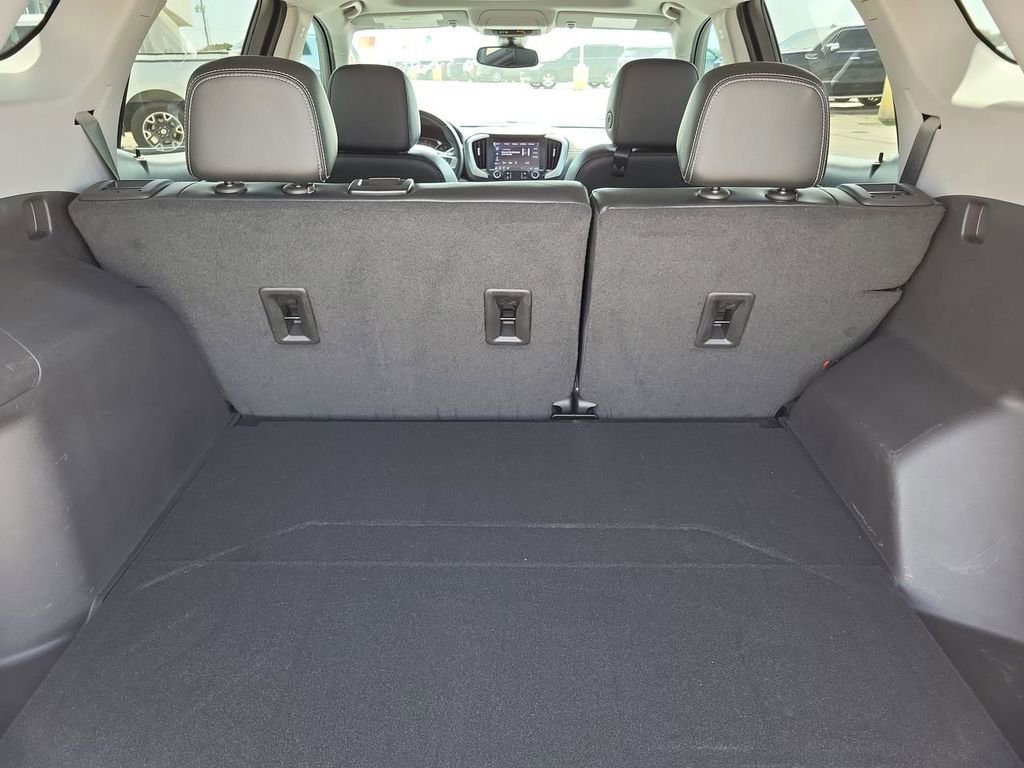 Used 2023 GMC Terrain SLT w/ Elevation Edition image 18