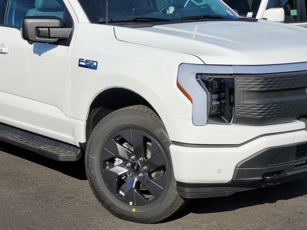 New 2025 Ford F150 Lightning Flash image 28