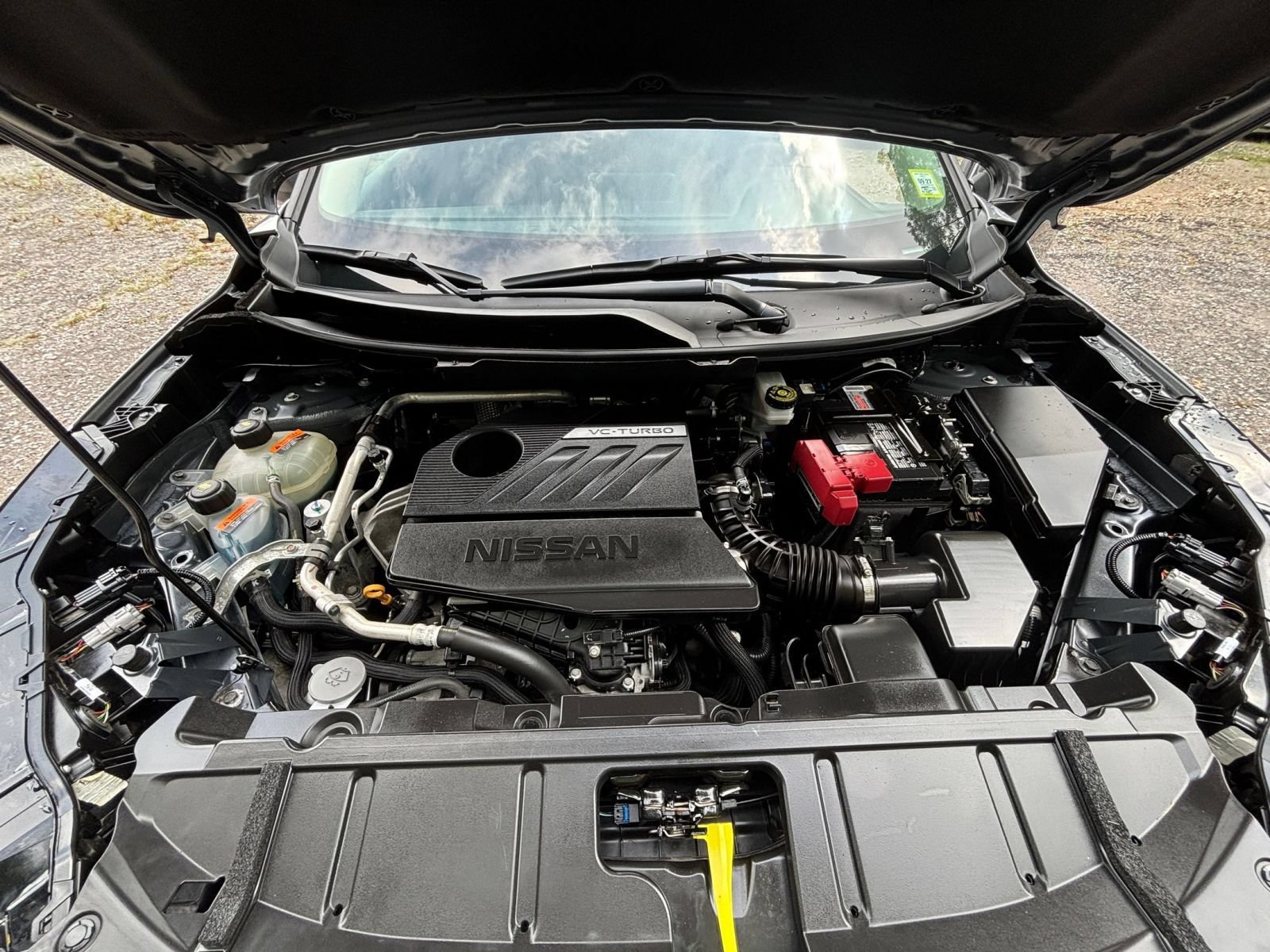 Used 2025 Nissan Rogue SV FWD image 33
