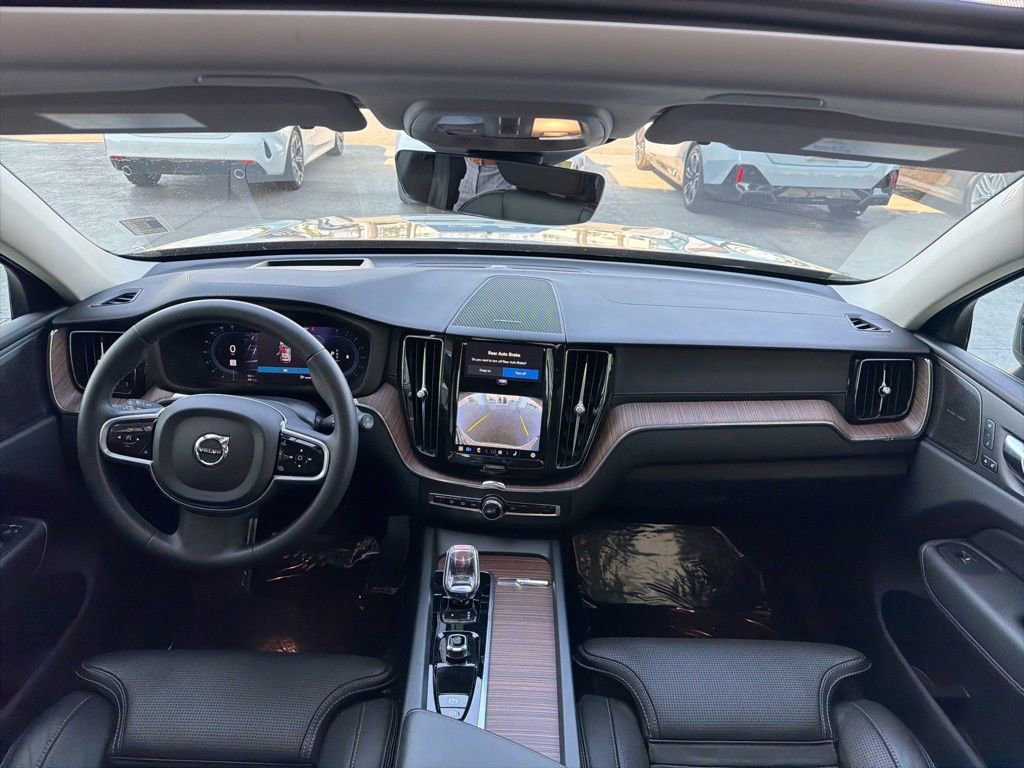 Used 2023 Volvo XC60 B5 Ultimate w/ Climate Package image 14