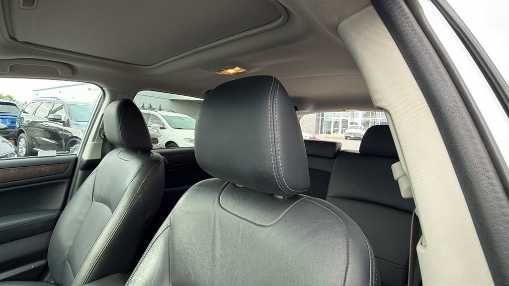 Used 2016 Subaru Outback 3.6R Limited image 23
