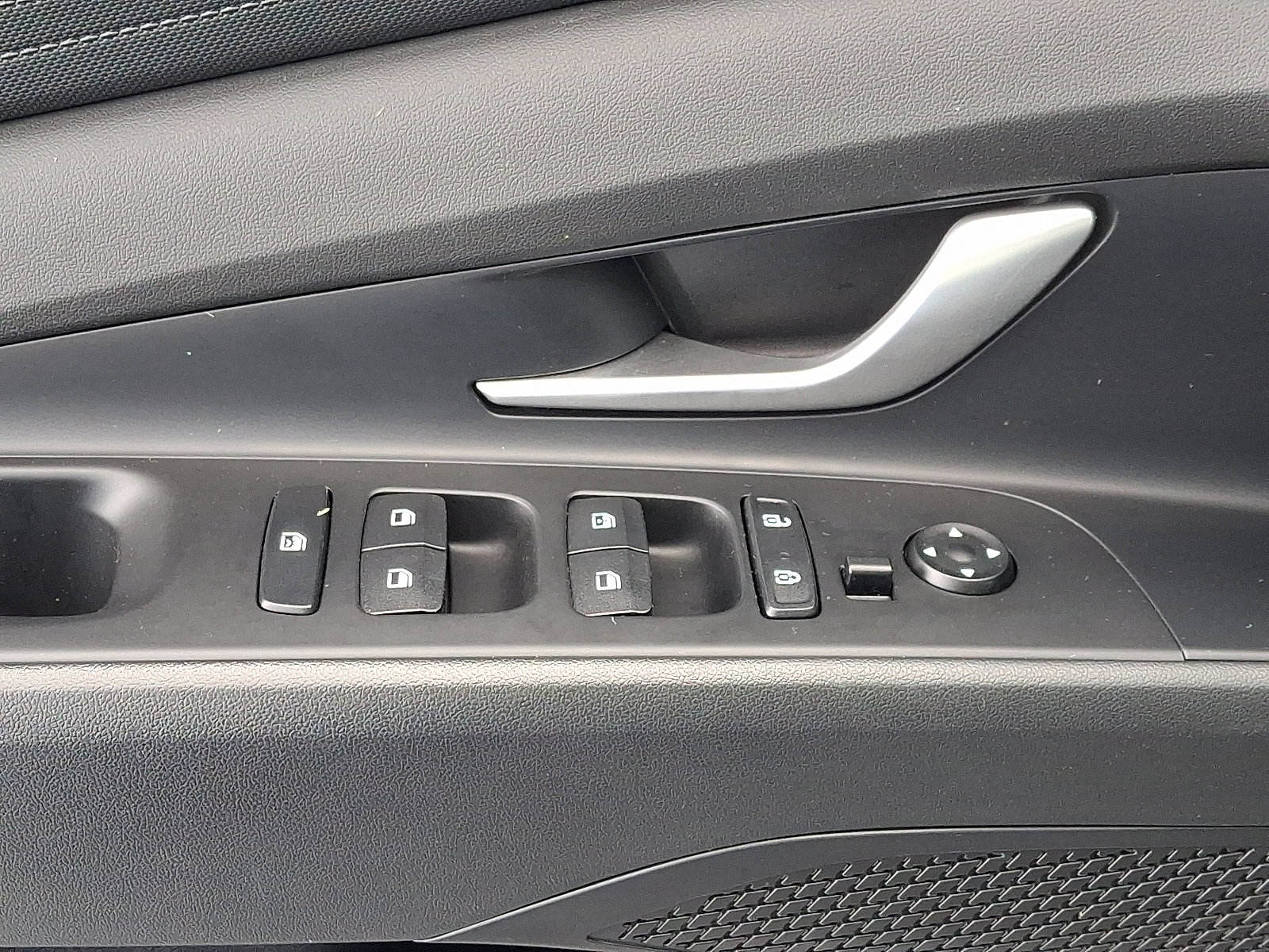 Used 2023 Hyundai Elantra Blue w/ Preferred Accessory Package image 12