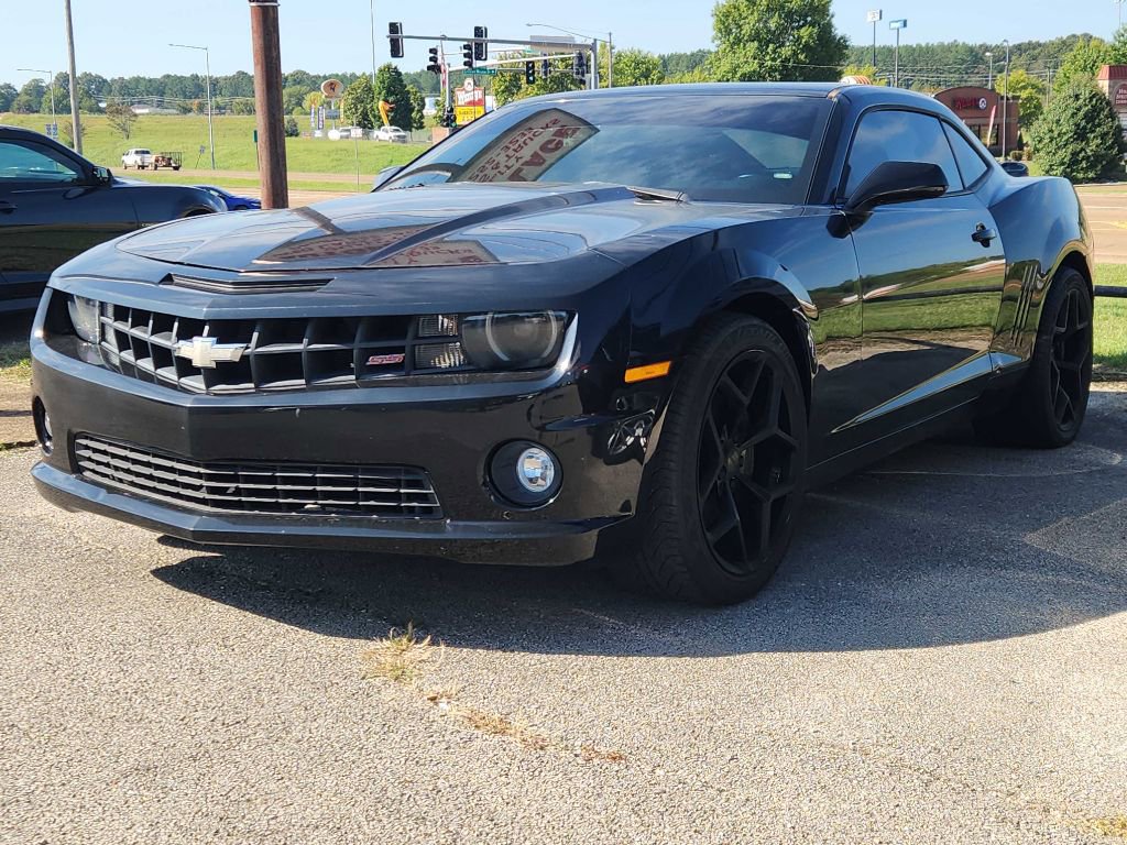 Used 2010 Chevrolet Camaro SS w/ RS Package image 2