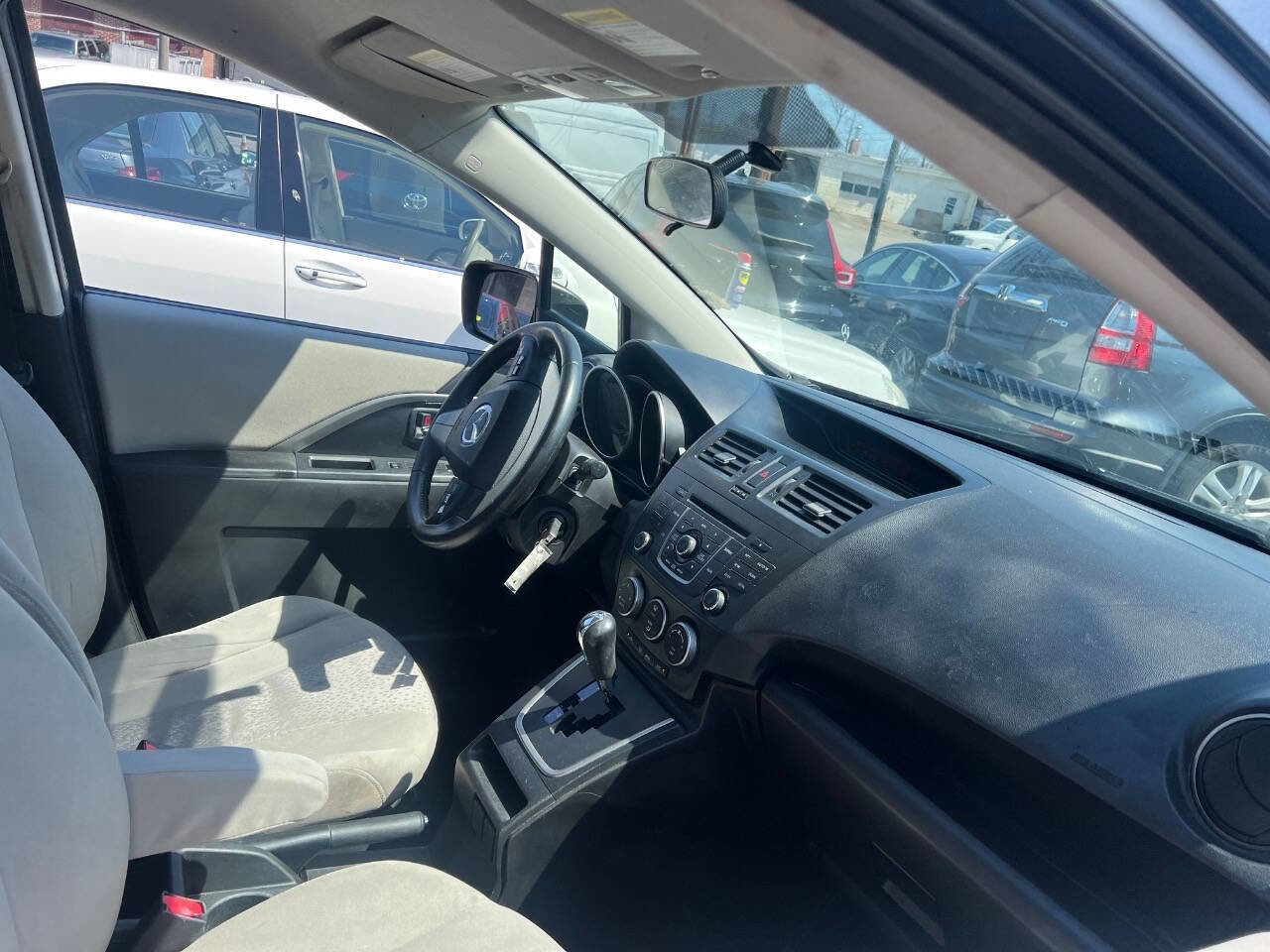 Used 2012 MAZDA MAZDA5 Touring FWD image 7