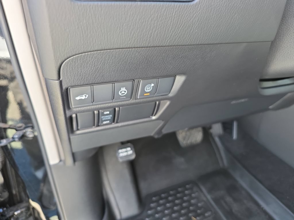 Used 2023 Nissan Armada Platinum w/ Captain's Chairs Package AWD/4WD image 22