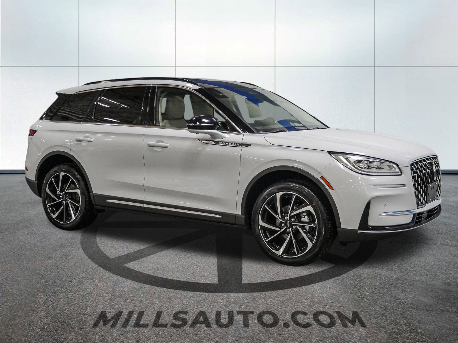 New 2025 Lincoln Corsair Reserve w/ Equipment Group 202A image 10