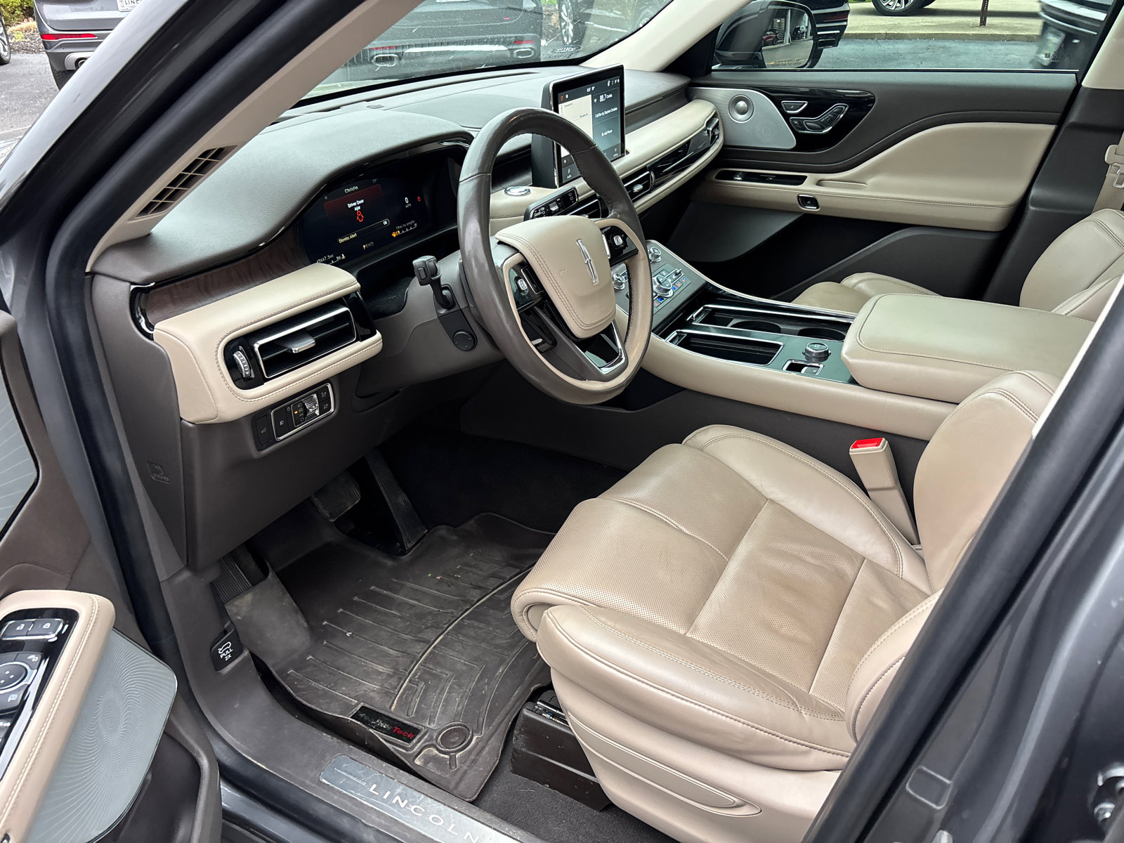 Certified 2023 Lincoln Aviator Reserve w/ Equipment Group 201A image 24