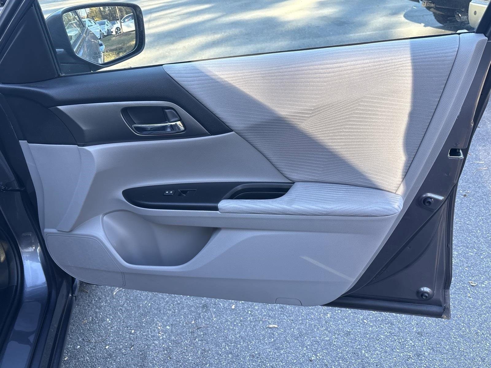 Used 2015 Honda Accord LX image 19