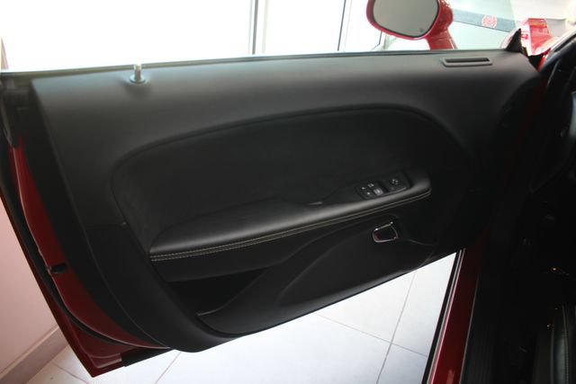 Used 2016 Dodge Challenger SRT Hellcat RWD image 19