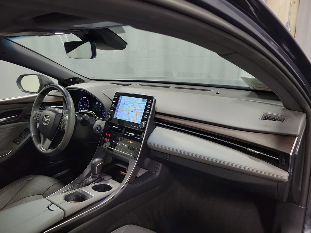 Used 2019 Toyota Avalon XLE image 28