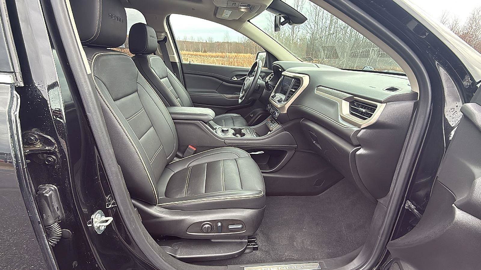 Used 2022 GMC Acadia Denali AWD/4WD image 19