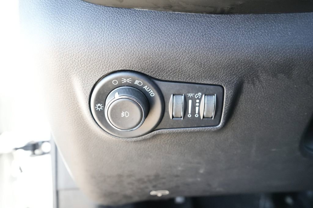 Used 2022 Jeep Compass Limited image 26