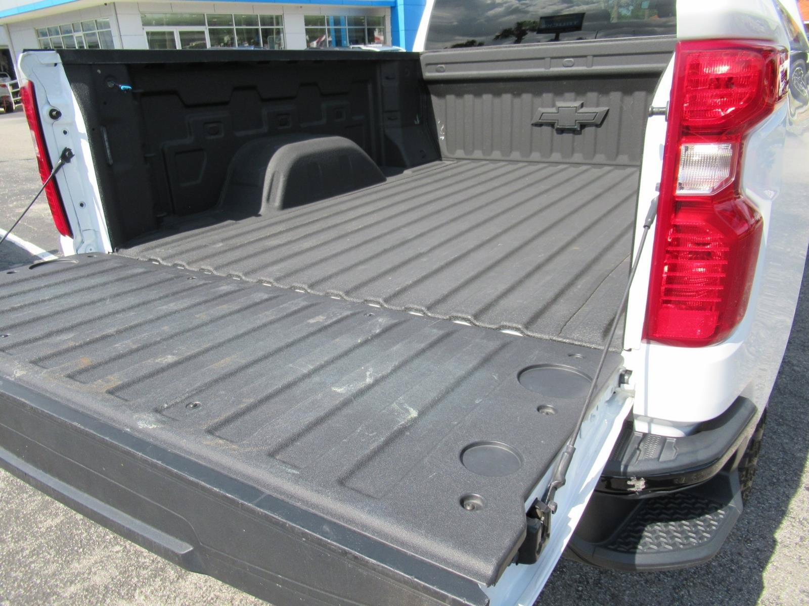 Used 2024 Chevrolet Silverado 1500 Custom Trail Boss w/ LPO, Dark Essentials Package AWD/4WD image 10