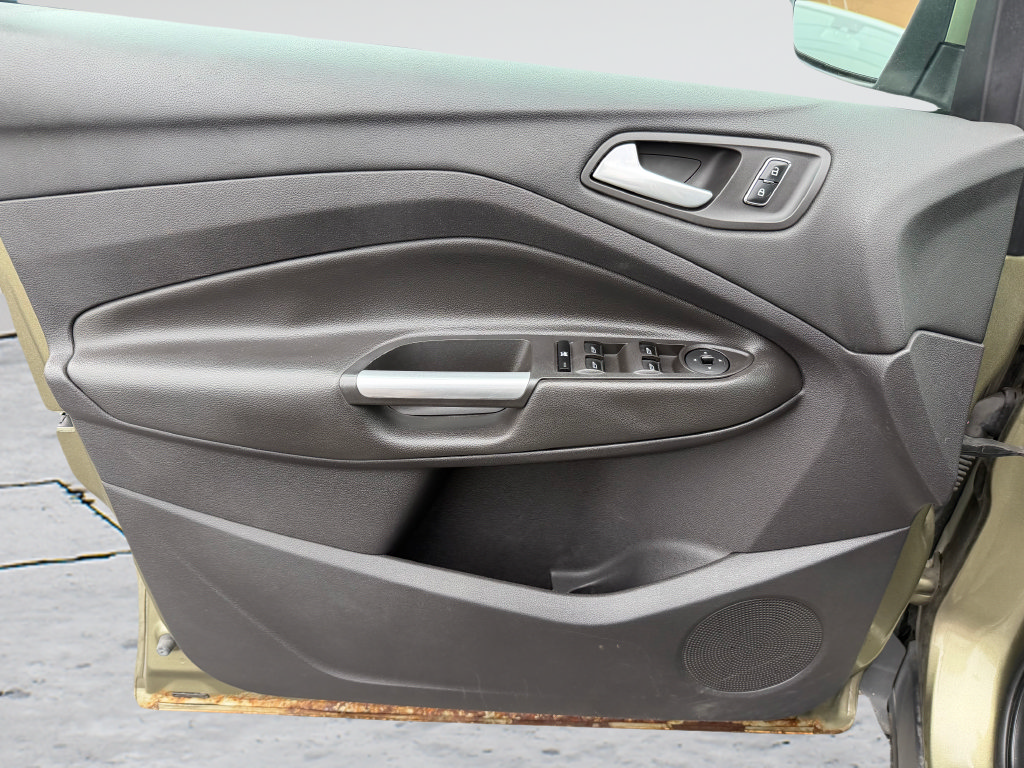 Used 2013 Ford Escape SE FWD image 19