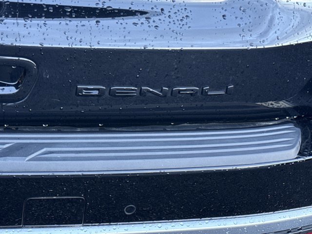 Used 2023 GMC Yukon Denali w/ LPO, Floor Liner Package image 12