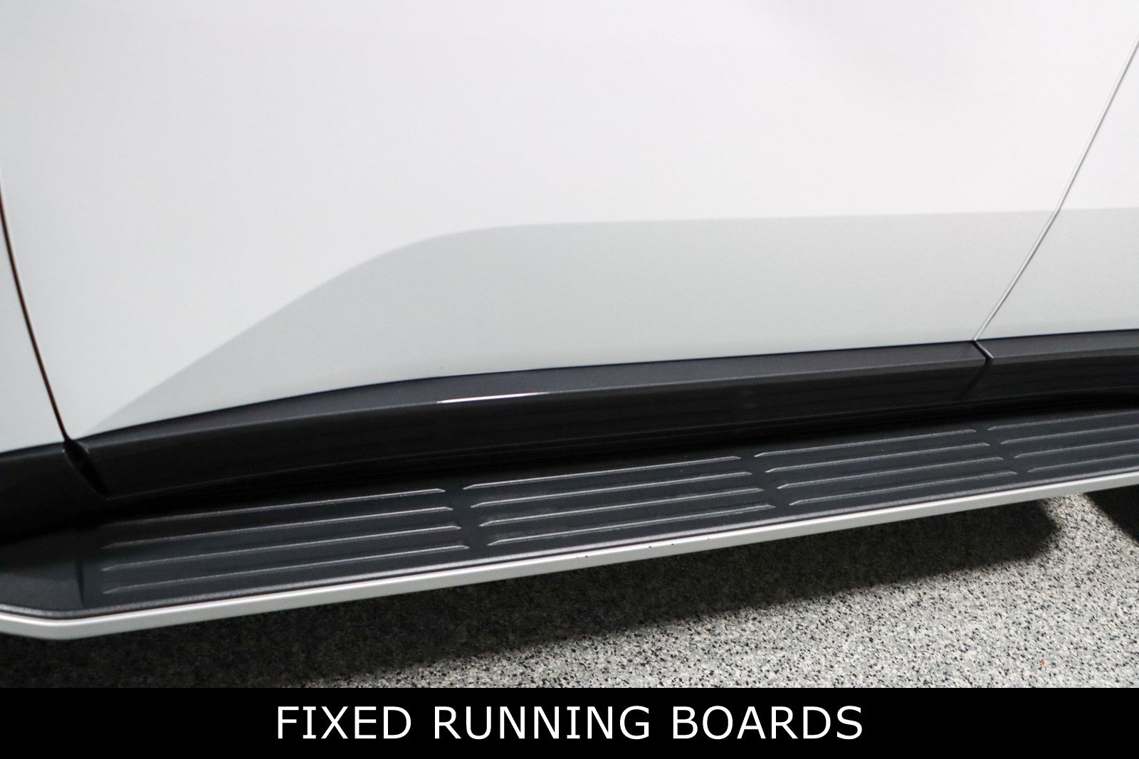 Used 2025 Lexus GX 550 w/ Accessory Package (2T) image 12