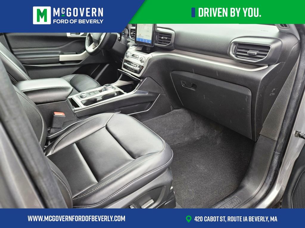 Used 2022 Ford Explorer XLT w/ Equipment Group 202A AWD/4WD image 10