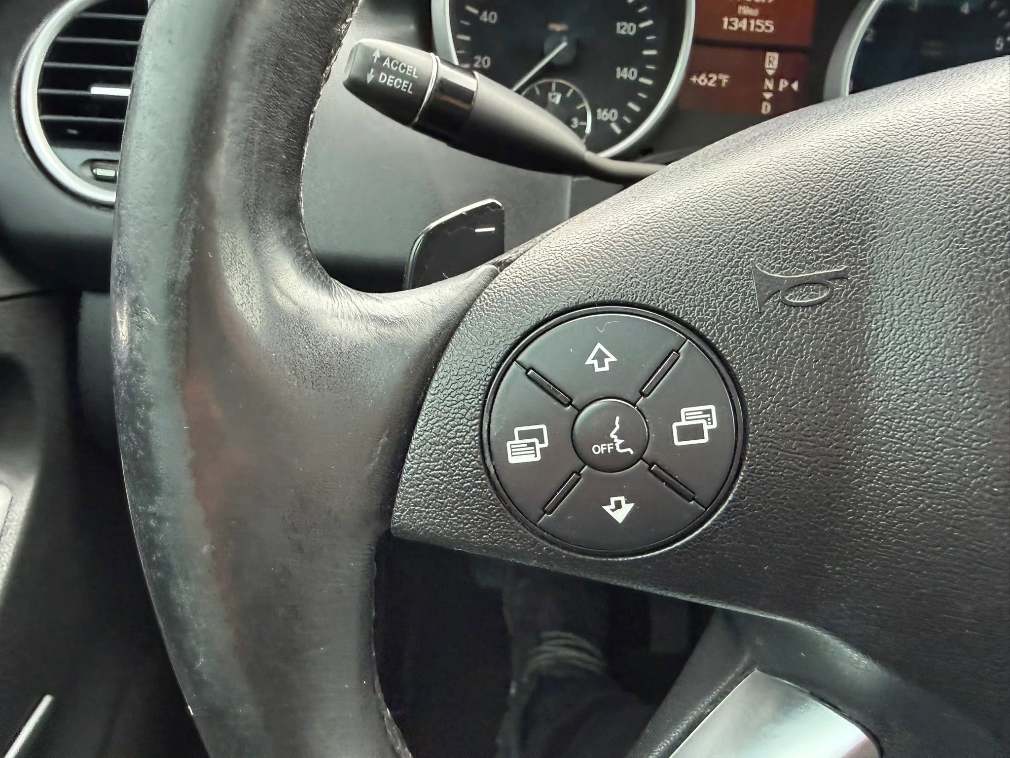 Used 2010 Mercedes-Benz ML 550 4MATIC image 25