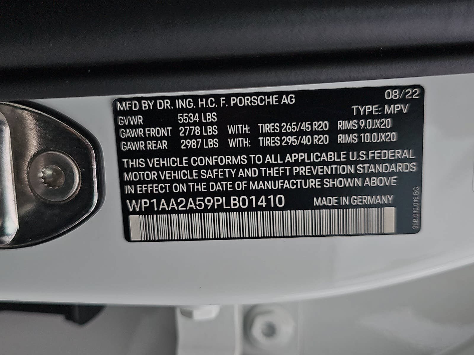 Used 2023 Porsche Macan Turbo AWD/4WD image 31