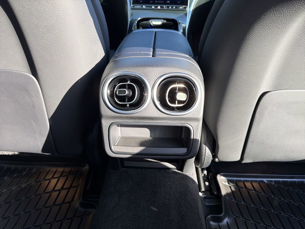 Certified 2025 Mercedes-Benz C 300 Sedan image 16