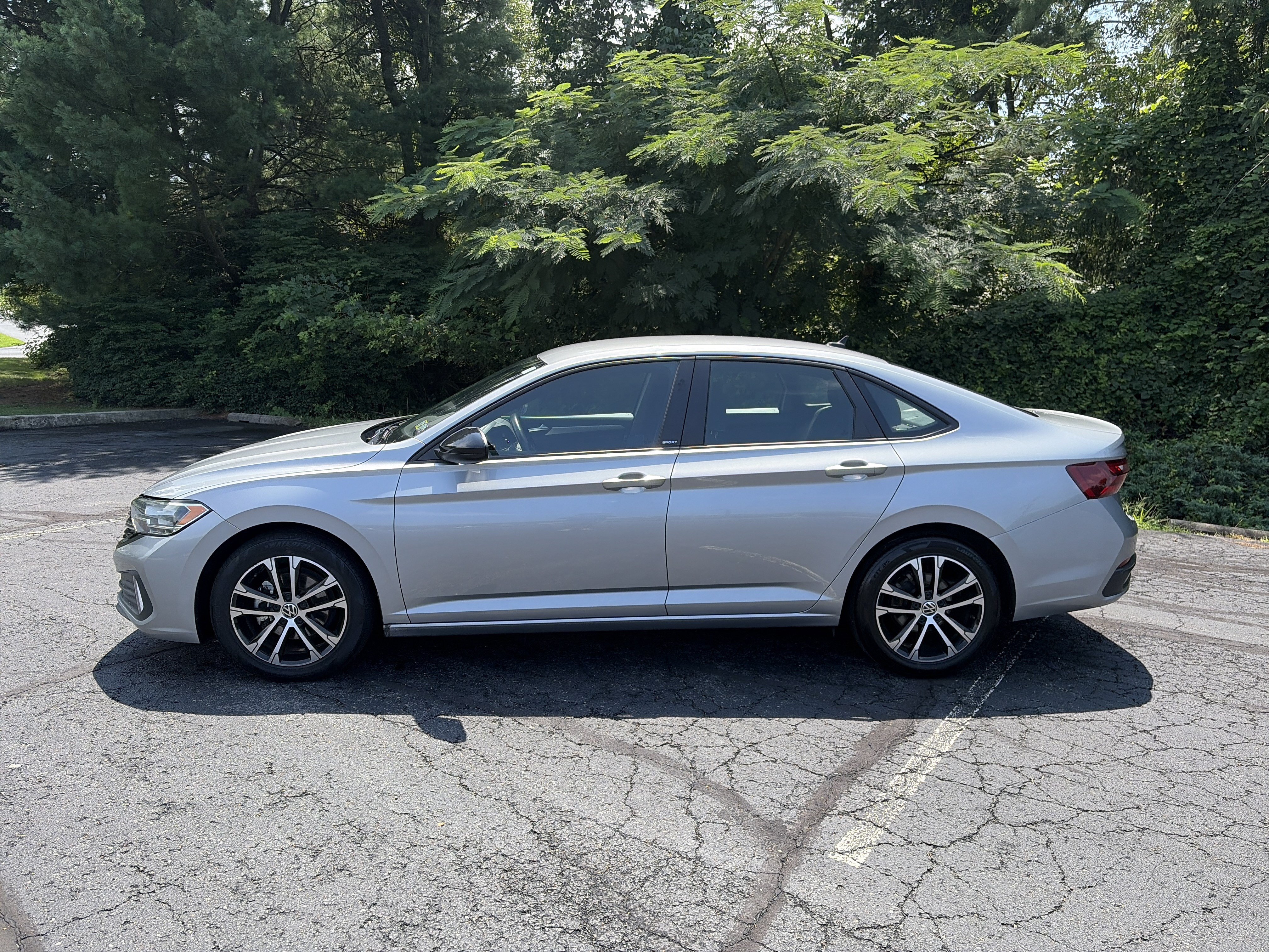 Used 2023 Volkswagen Jetta Sport FWD image 8