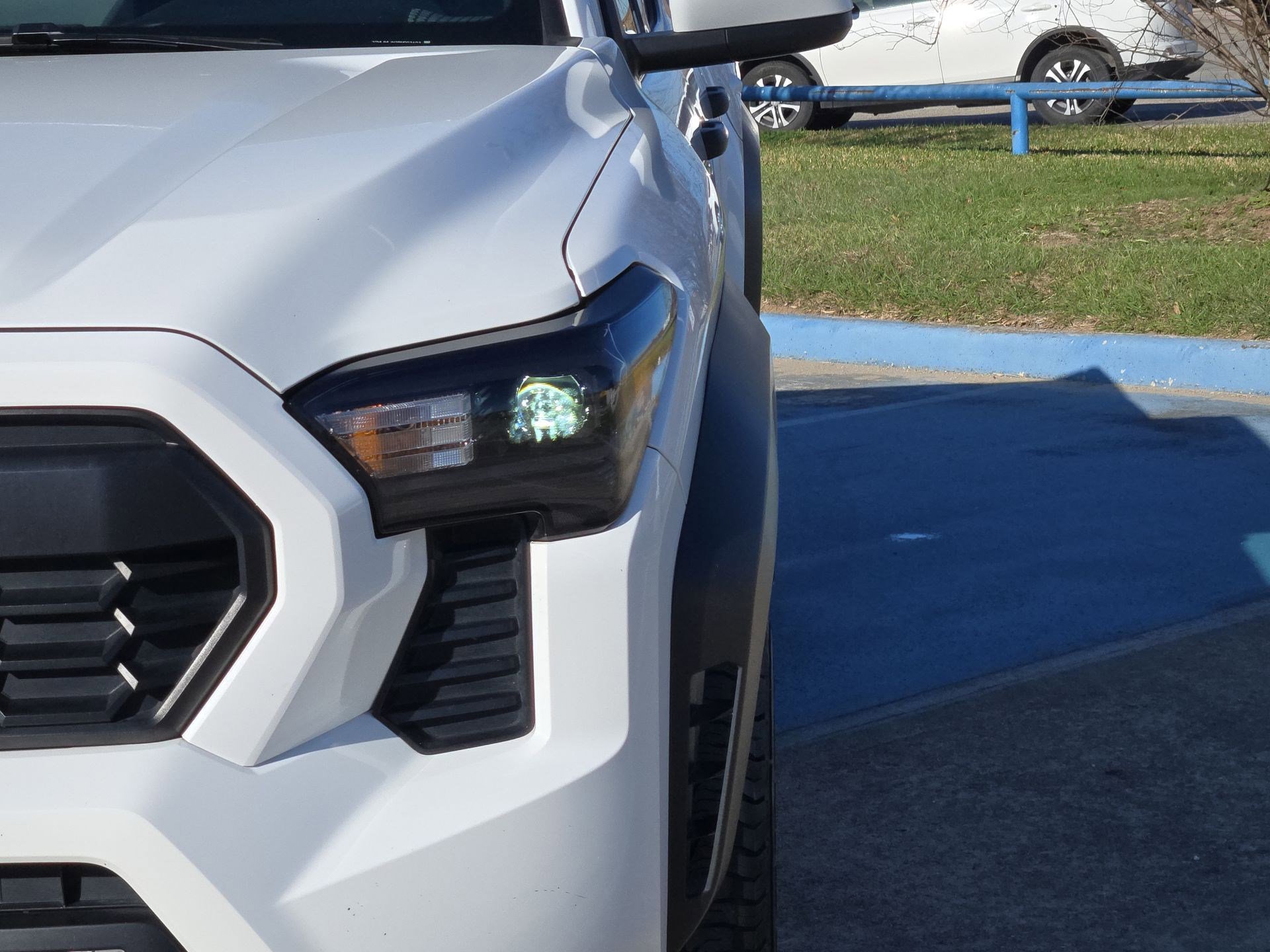 Used 2024 Toyota Tacoma TRD Off-Road image 10