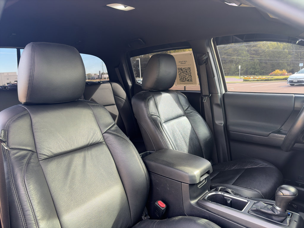 Used 2018 Toyota Tacoma TRD Sport image 19