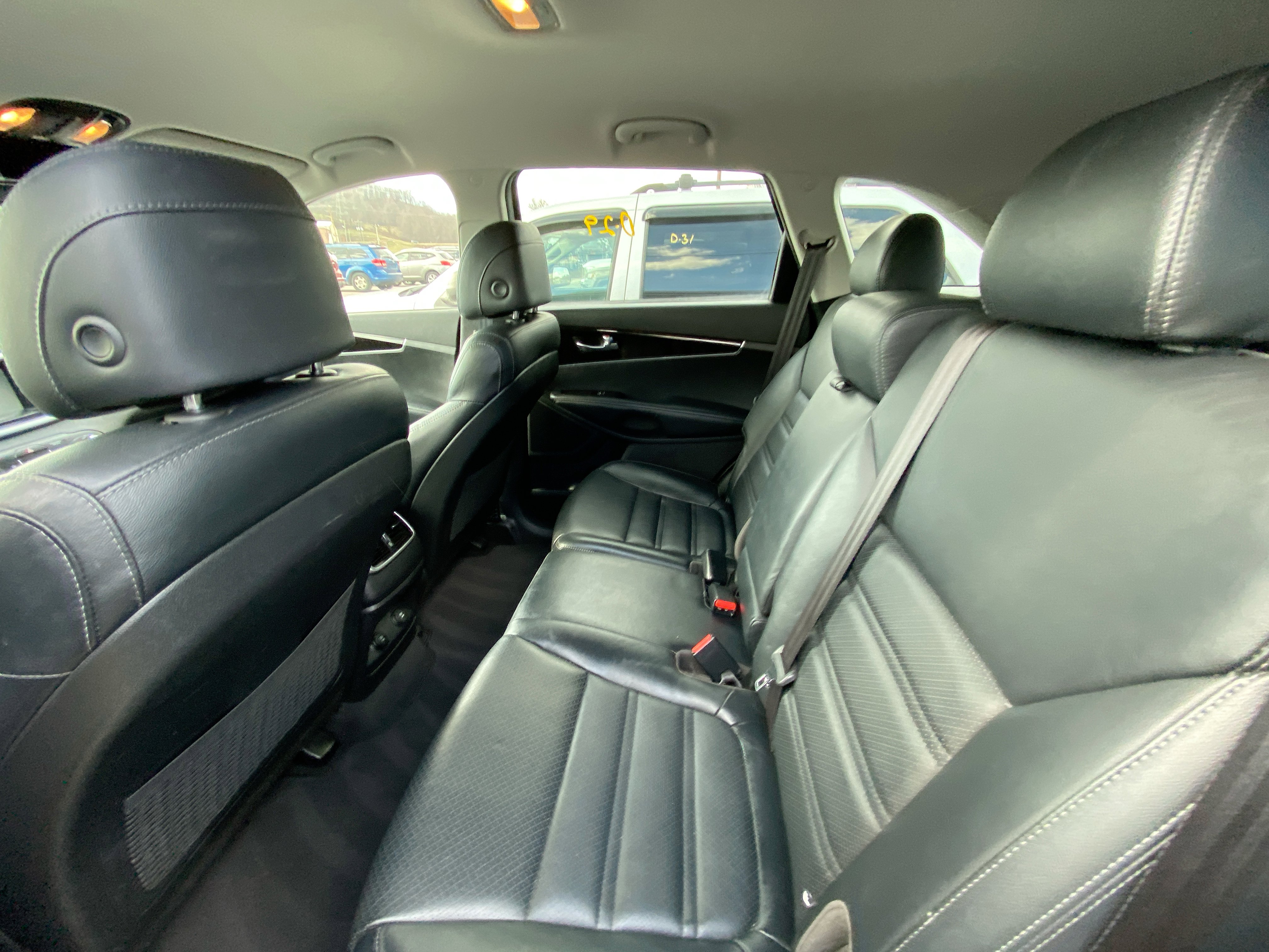 Used 2017 Kia Sorento LX w/ LX Convenience Package image 10