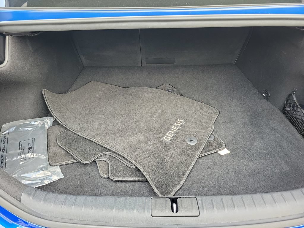 Used 2022 Genesis G70 3.3T RWD image 8