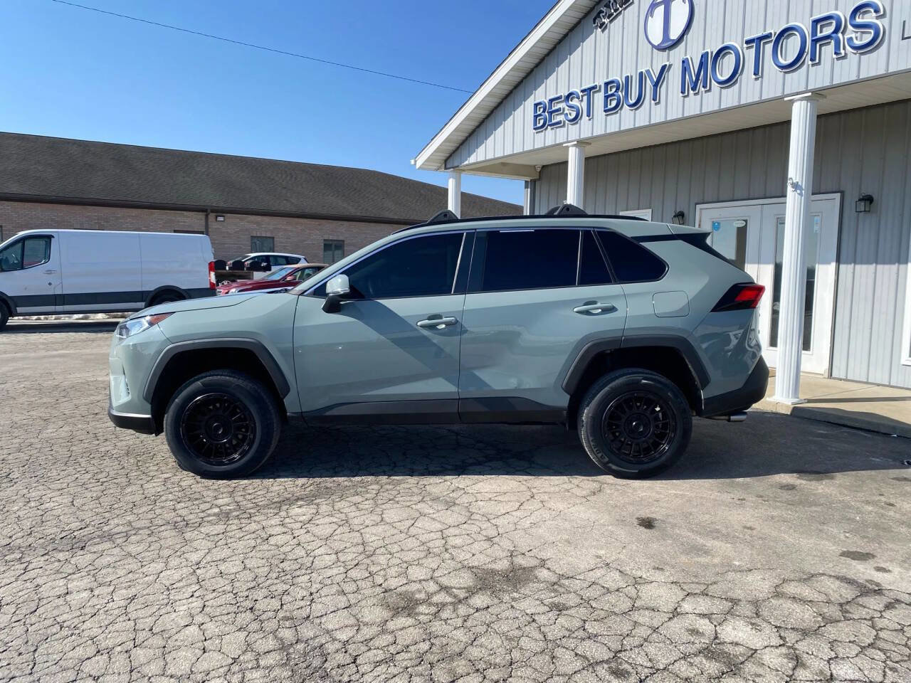 Used 2021 Toyota RAV4 XLE image 2