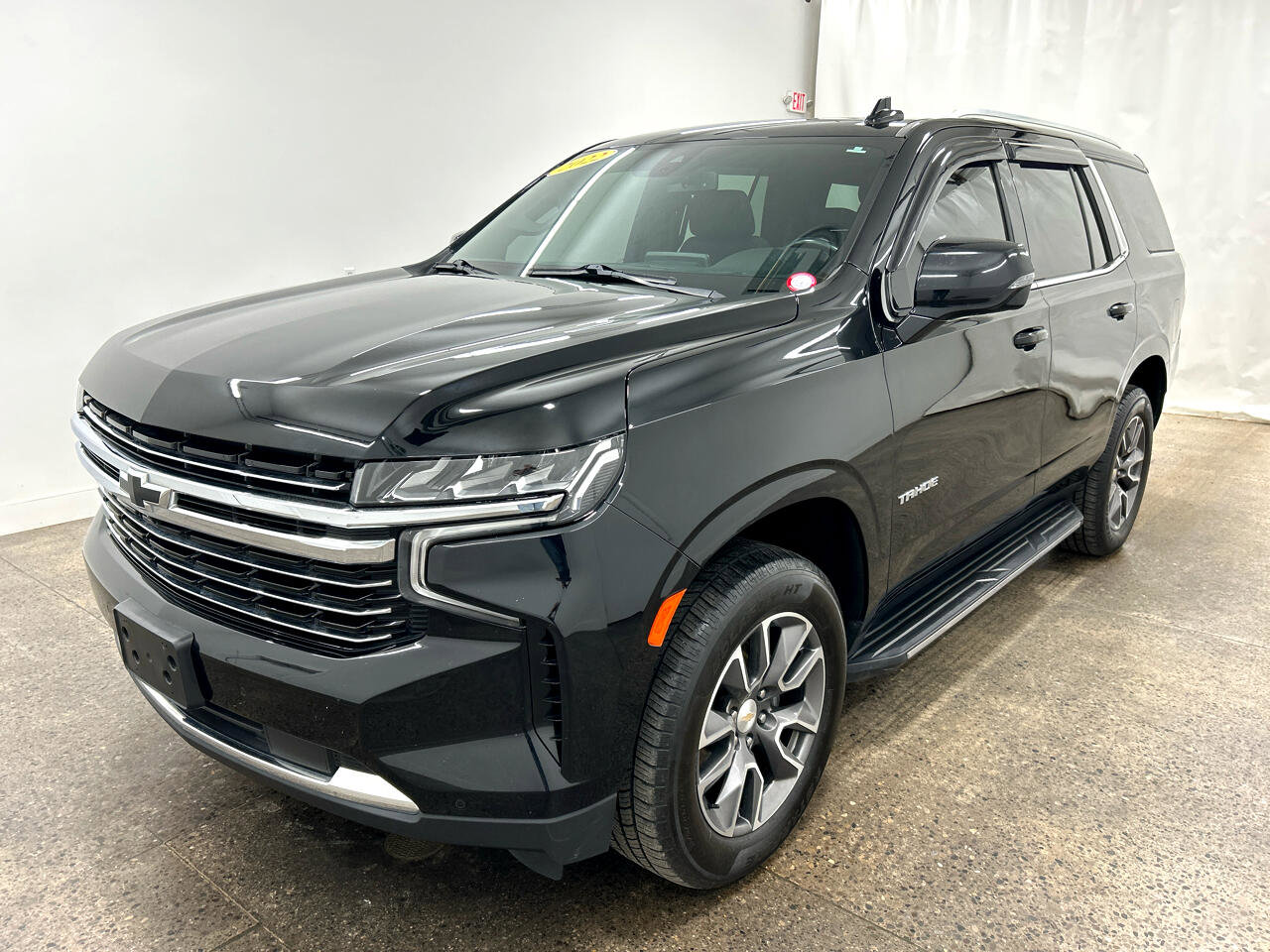 Used 2022 Chevrolet Tahoe LT w/ Luxury Package image 3