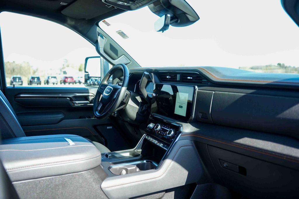 Used 2025 GMC Sierra 2500 AT4 w/ AT4 Premium Plus Package AWD/4WD image 14