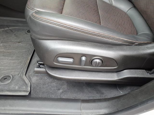 Used 2023 Chevrolet Traverse High Country w/ LPO, Floor Liner Package AWD/4WD image 4