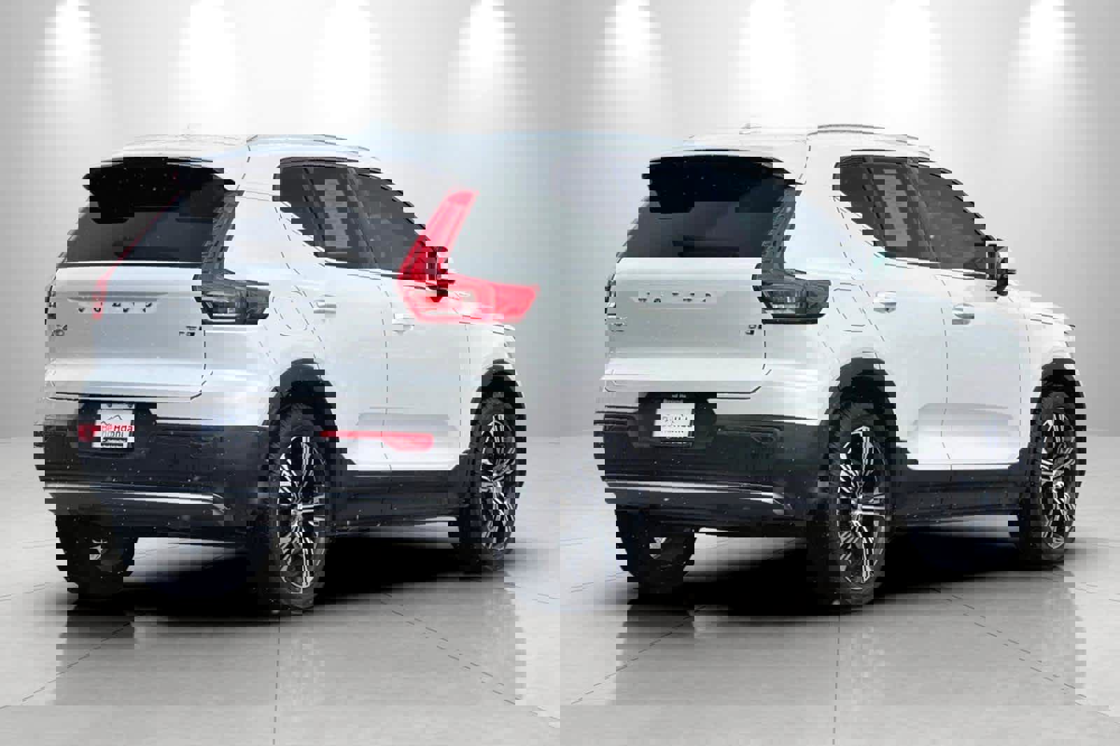 Used 2022 Volvo XC40 T5 Inscription w/ Climate Package image 2