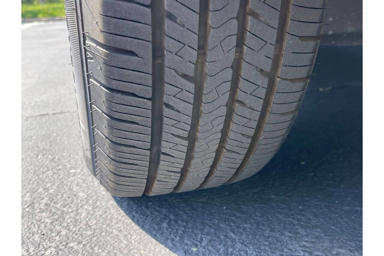 Used 2019 Toyota Prius LE w/ Carpet Mat Package FWD image 14