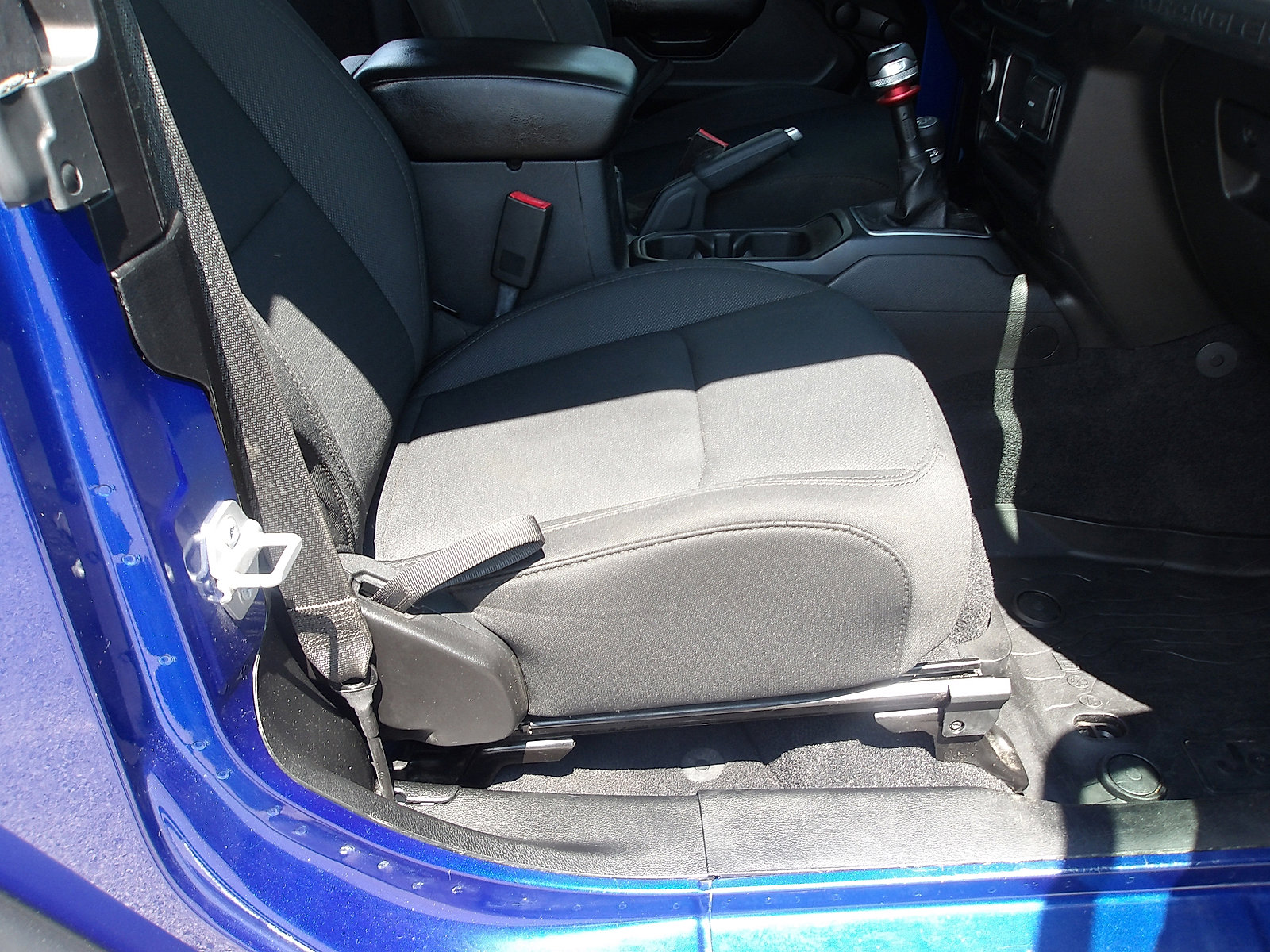 Used 2019 Jeep Wrangler Sport AWD/4WD image 9