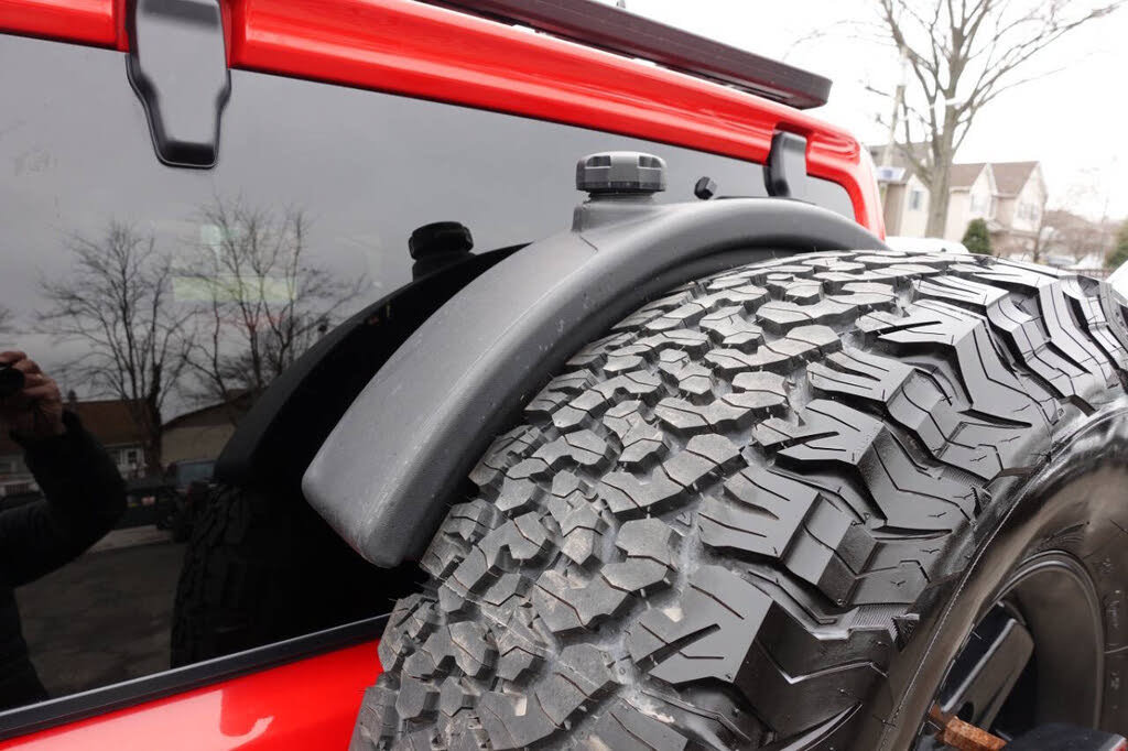 Used 2021 Jeep Wrangler Unlimited Rubicon w/ Dual Top Group AWD/4WD image 37