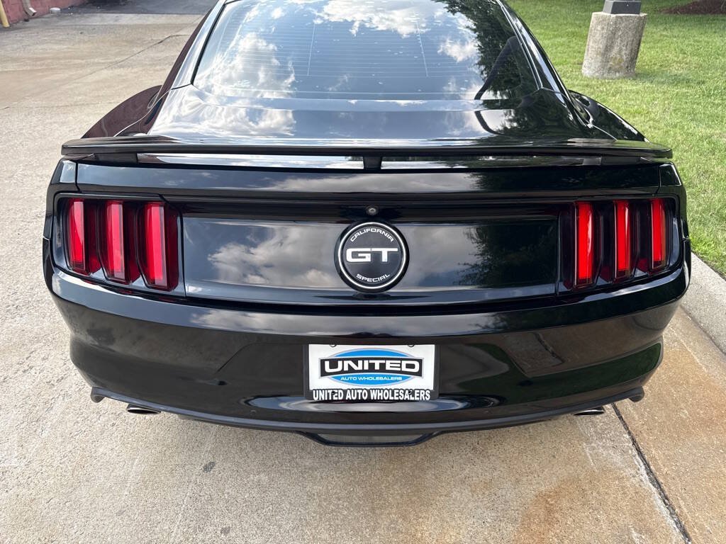 Used 2017 Ford Mustang GT Premium w/ Equipment Group 401A RWD image 7