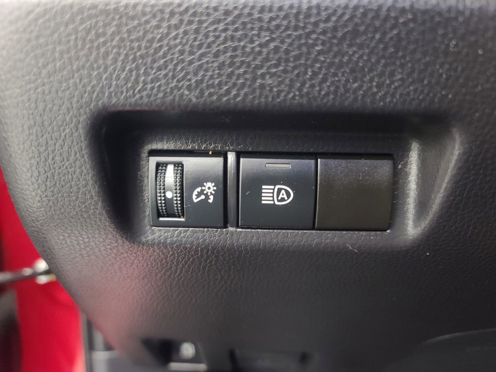 Used 2025 Toyota RAV4 XLE image 29