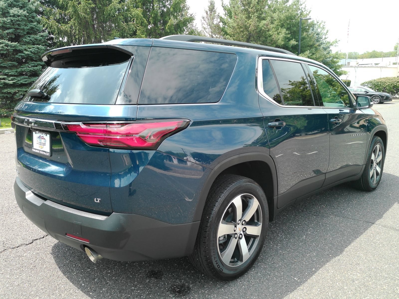Certified 2023 Chevrolet Traverse LT w/ LT Premium Package AWD/4WD image 6