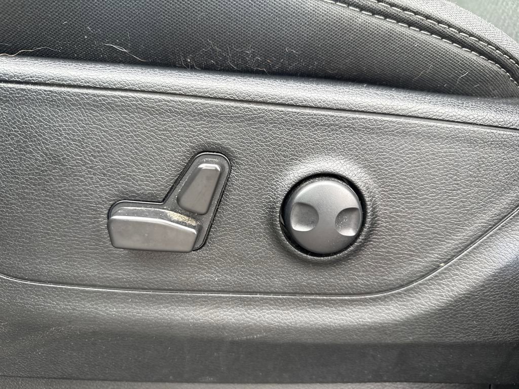 Used 2023 RAM 1500 Big Horn image 9