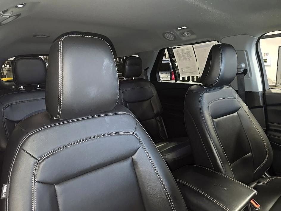 Used 2022 Ford Explorer XLT w/ Equipment Group 202A image 36