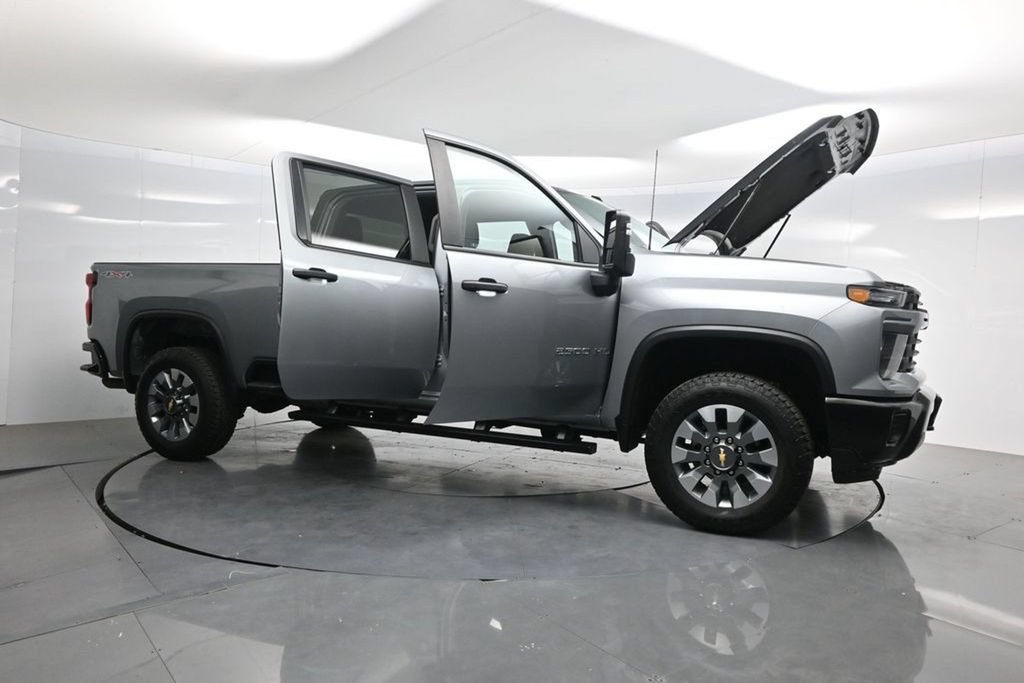 Used 2025 Chevrolet Silverado 2500 Custom w/ Custom Convenience Package AWD/4WD image 46