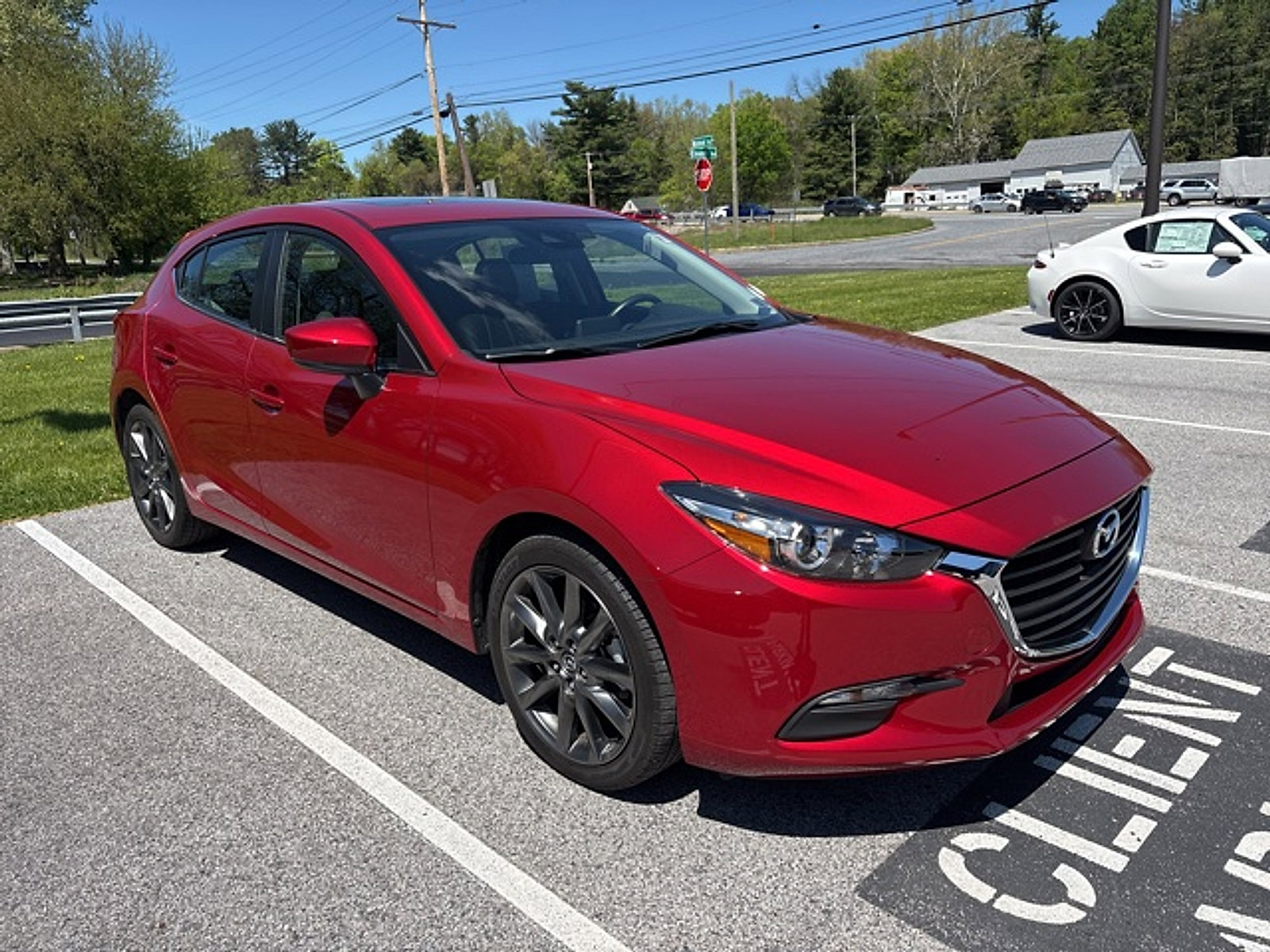 Used 2018 MAZDA MAZDA3 Touring FWD image 3