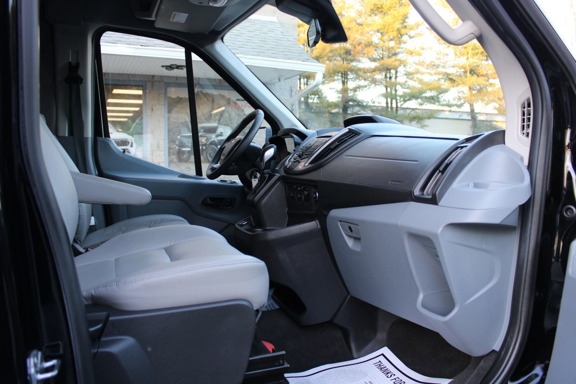 Used 2019 Ford Transit 350 XLT image 17